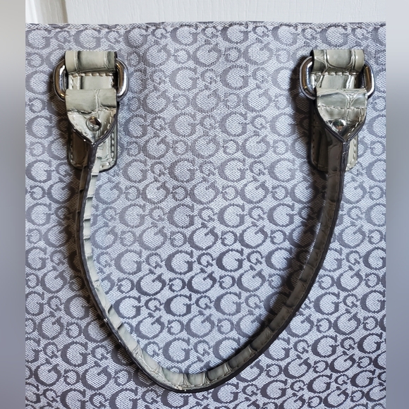 Vintage Guess Tansy Silver Rhinestone Signature Handbag - Picture 10 of 16